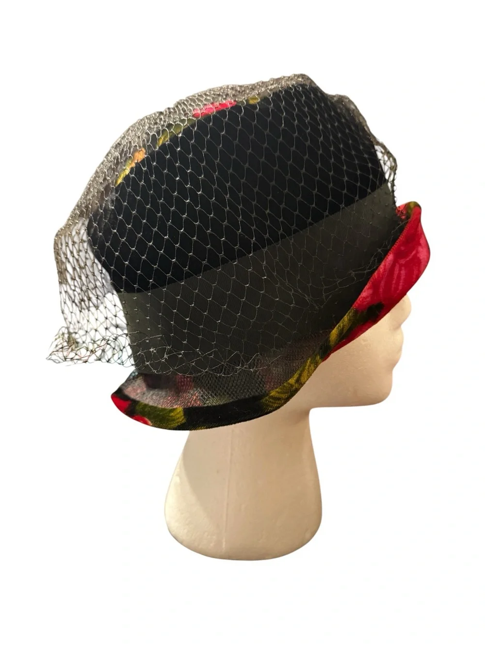 Black Velvet Cloche Hat w/ Veil- Union Made- Size 6- 1960s-70s- Flapper Revival - Picture 4 of 7
